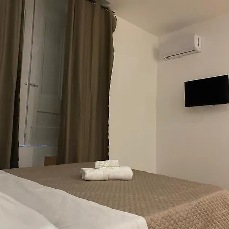 Maison Caravita Pensión 4*